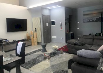 Magazzino piazza Tzambarlet, Gressan - foto 7