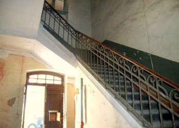 Lo scalone di accesso - Ufficio via Palestro, 18, Pinerolo - foto 3