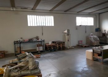 20201124_162118.jpg - Commercial Premises Via dell'Arpino, Capannori - photo 1