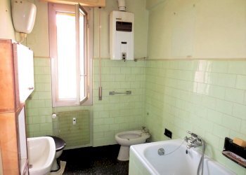 Bagno - Three-room apartment via Circonvallazione, Campomorone - photo 15