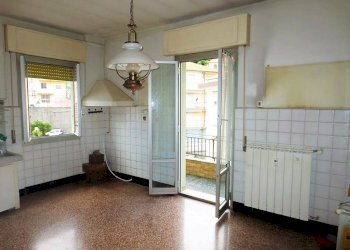 Cucina - Three-room apartment via Circonvallazione, Campomorone - photo 4