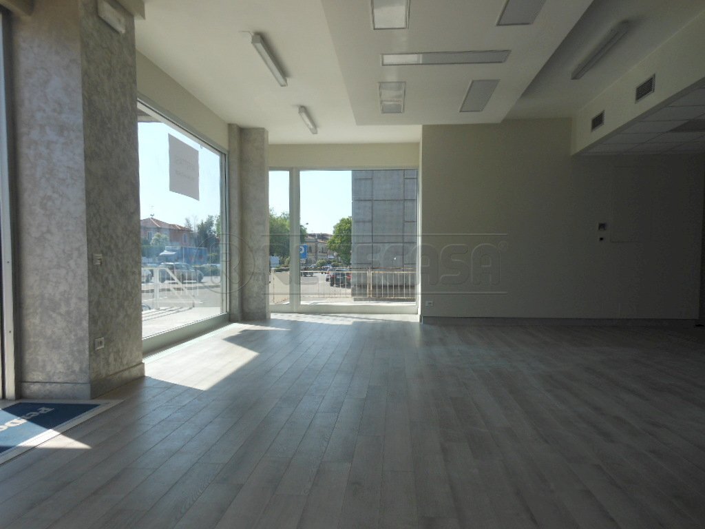 foto 316.jpg - Commercial Premises Bassano del Grappa - photo 2