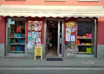 vetrina - Edicole - Edicole con Chiosco via Vittorio Emanuele, 28, Buttigliera d'Asti - foto 1