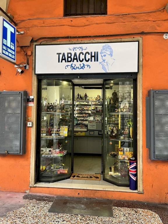 Facciata - Bar - Tabacchi - Ricevitoria Bologna (zona Centro Storico) - foto 1