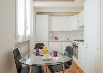 Bilocale Via Santo Stefano 84, Bologna (zona Centro Storico) - foto 6