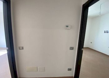 accessi al soggiorno e camera sul fianco - Appartamento via Guglielmo Marconi, 29, Cengio - foto 7