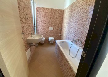 bagno con vasca - Appartamento via Guglielmo Marconi, 29, Cengio - foto 8