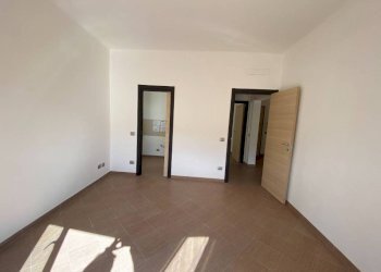 soggiorno e accesso cucina - Appartamento via Guglielmo Marconi, 29, Cengio - foto 13