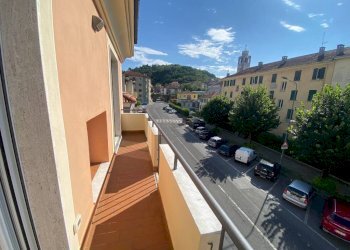 balcone su Via Marconi - Appartamento via Guglielmo Marconi, 29, Cengio - foto 17
