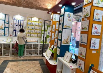 Interno non residenziale - Negozio via Giuseppe Mazzini, 19, Spotorno - foto 13