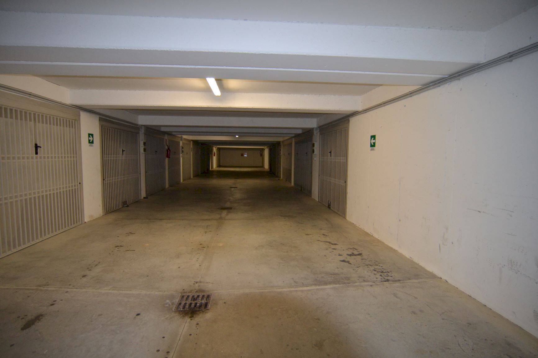 Shop Via Enrico Toti, Loano - photo 1