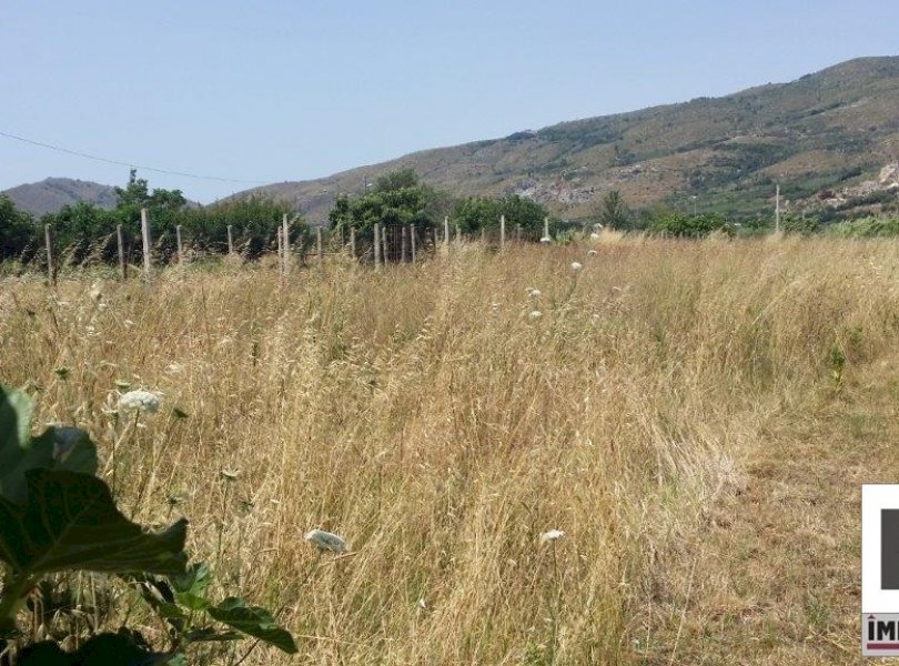 Building land Mondragone - photo 1