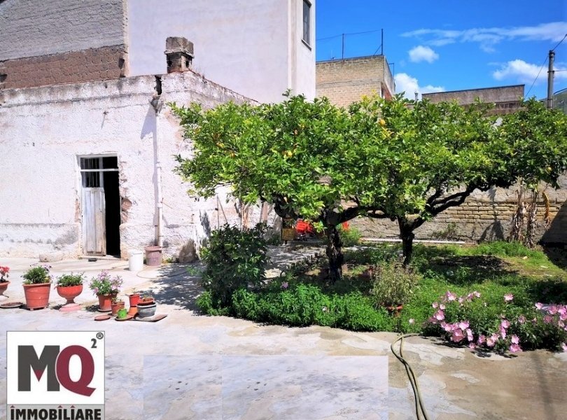 Casa indipendente Mondragone - foto 1