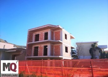 Casa indipendente Mondragone - foto 1