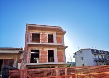 Casa indipendente Mondragone - foto 2