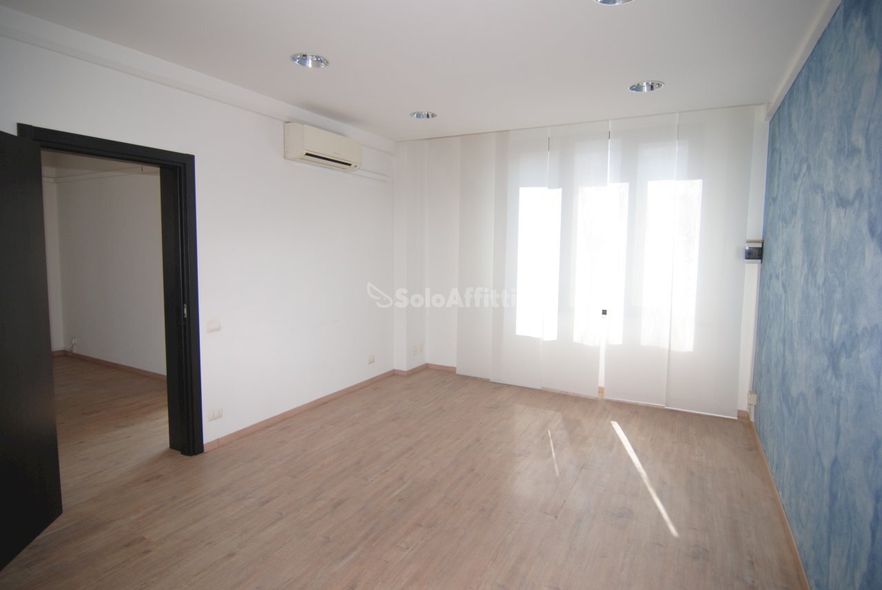 UFFICIO 2 - Office PIAZZALE 11 MAGGIO, Livorno - photo 1