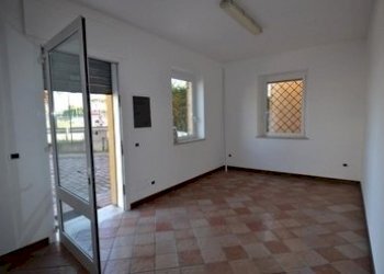 370x260_157925_17709_101.JPG - Locale Commerciale Monteprandone - foto 4