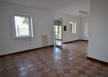 370x260_157923_17709_101.JPG - Locale Commerciale Monteprandone - foto 8