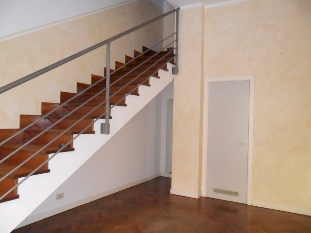 locale due livelli centro S.Benedetto D.Tr (2).jpg - Commercial Premises San Benedetto del Tronto - photo 1