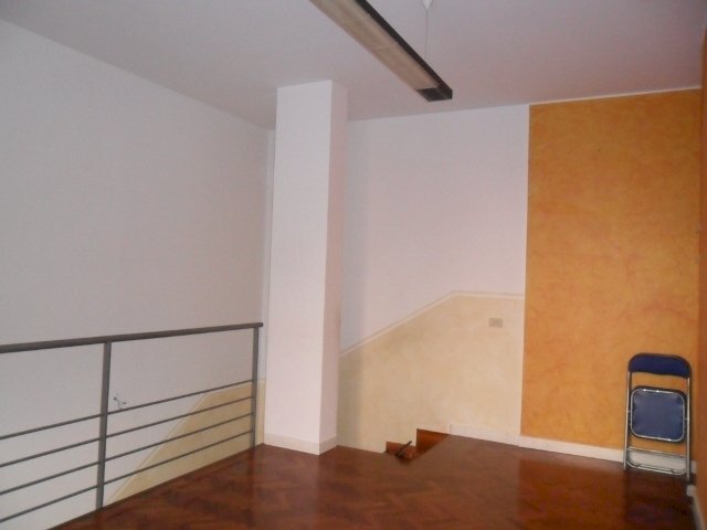 locale due livelli centro S.Benedetto D.Tr (5).jpg - Commercial Premises San Benedetto del Tronto - photo 3