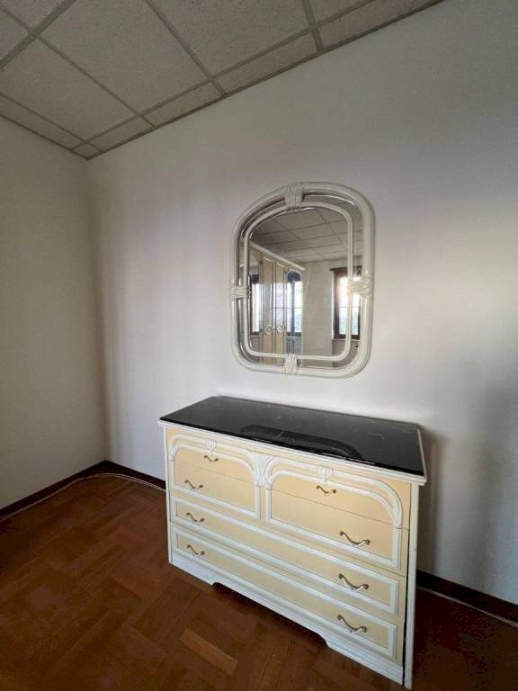 Stanza arredata - Two-room apartment Bagnolo Piemonte - photo 3