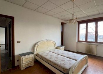 Camera da letto - Bilocale Bagnolo Piemonte - foto 5