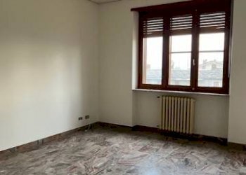 Stanza non arredata - Bilocale Bagnolo Piemonte - foto 9