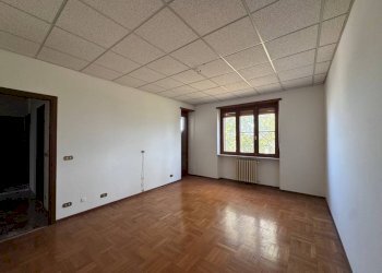 Camera da letto - Bilocale Bagnolo Piemonte - foto 6