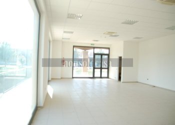 AREA VENDITA - Locale Commerciale Via dell'Osteria, Collazzone - foto 2