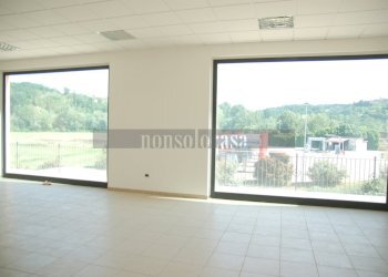 AREA VENDITA - Locale Commerciale Via dell'Osteria, Collazzone - foto 6