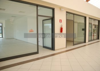 INGRESSO GALLERIA - Locale Commerciale Via dell'Osteria, Collazzone - foto 10