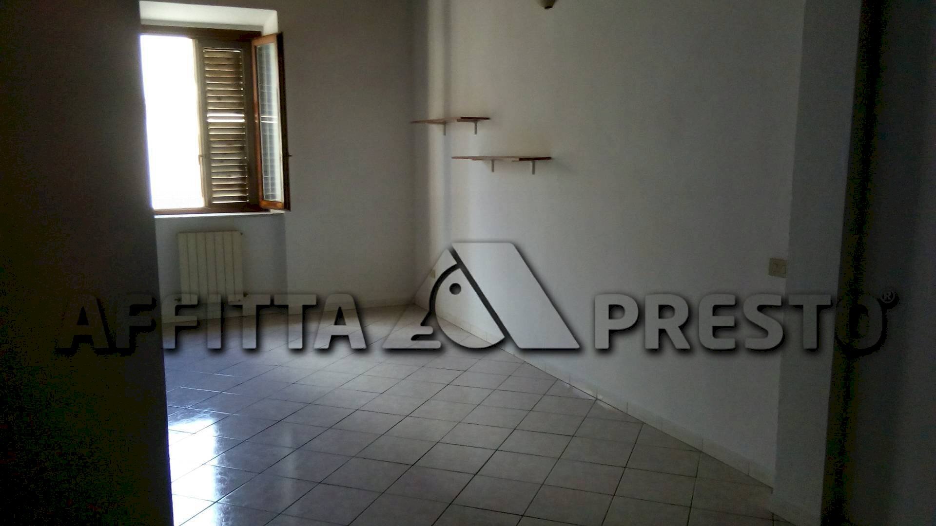 Monolocale Via De Larderel, Livorno - foto 1