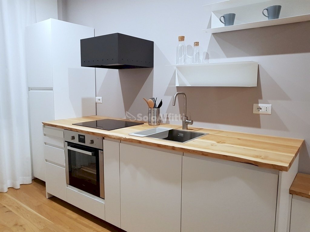 4.jpg - Two-room apartment Via Napo Torriani 25, Como - photo 1