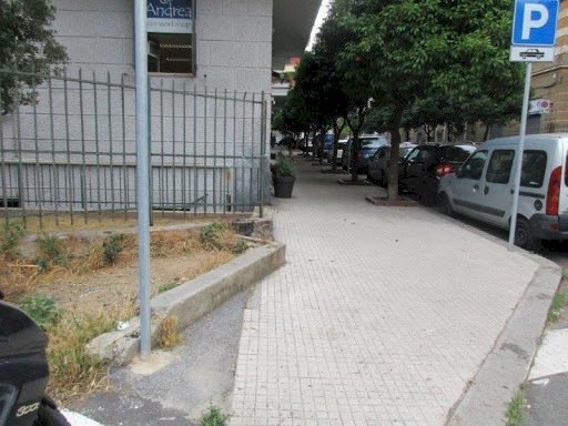 C47E5BB8-0DC9-4655-8B84-078A69991368.jpeg - Commercial Premises Genova - photo 1