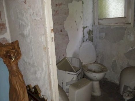 9FA79FAF-0822-4529-83D7-92080236FFE0_4_5005_c.jpeg - Commercial Premises Genova - photo 3