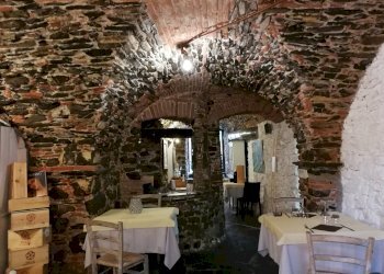 4.jpg - Commercial Premises Sarzana - photo 1