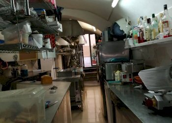 17.jpg - Commercial Premises Sarzana - photo 11