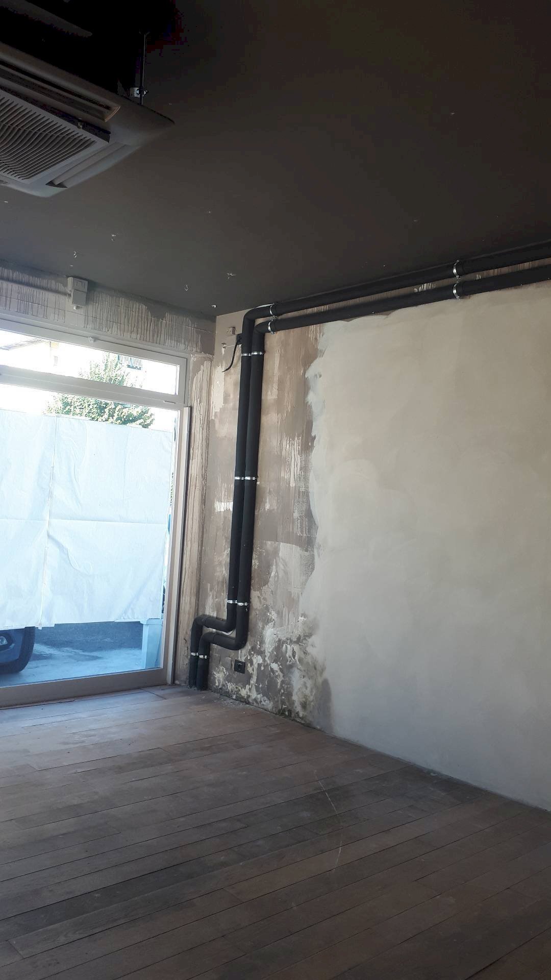 Attività Commerciale Via Romana, Lucca (zona Arancio) - foto 1