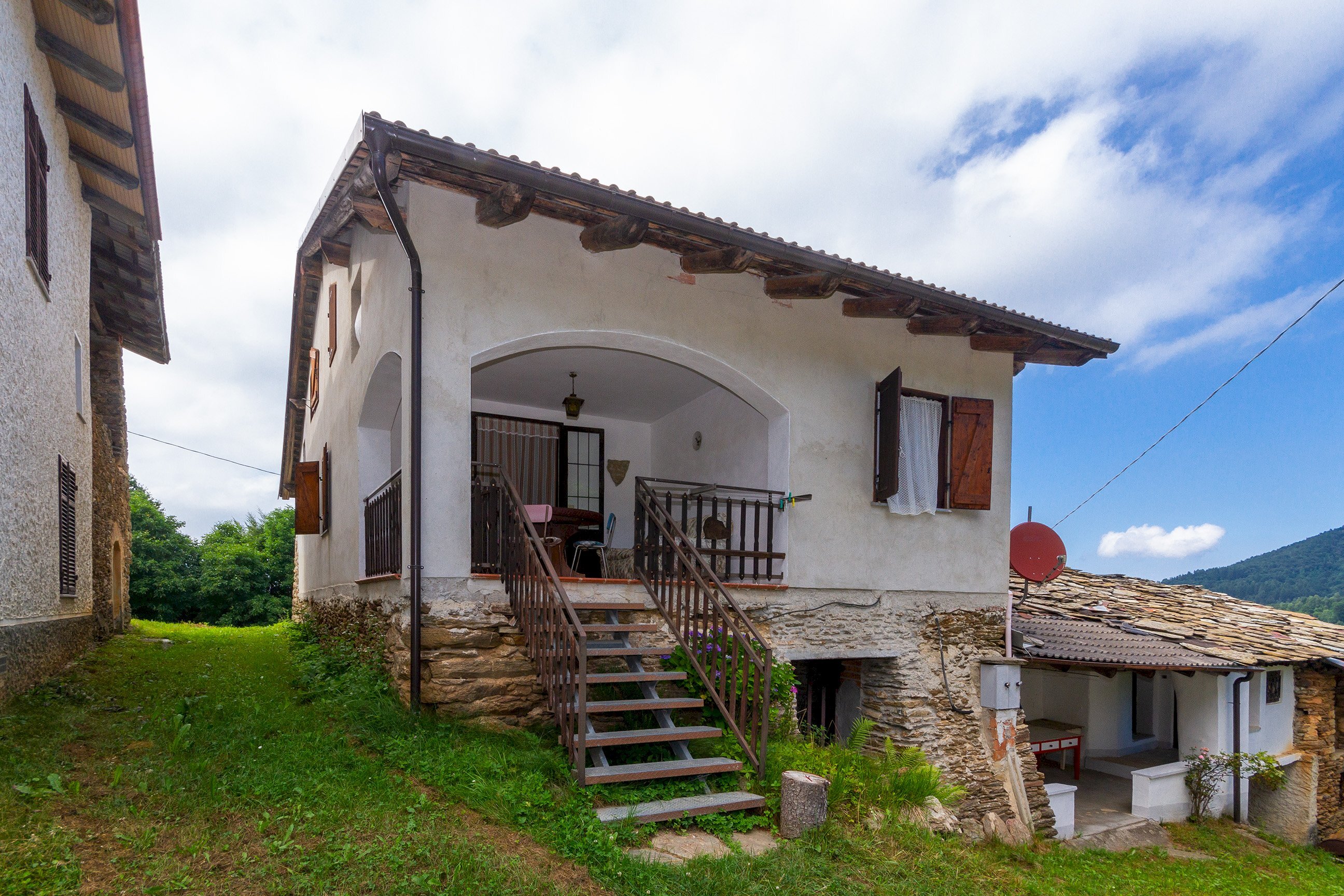 Semi-detached house Borgata Ciastralet, SNC, Valmala - photo 1