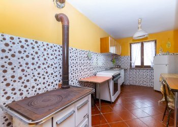Semi-detached house Borgata Ciastralet, SNC, Valmala - photo 18