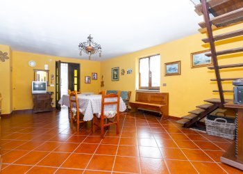 Semi-detached house Borgata Ciastralet, SNC, Valmala - photo 2