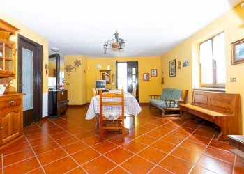 Semi-detached house Borgata Ciastralet, SNC, Valmala - photo 6