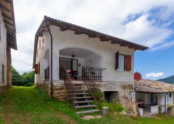 Semi-detached house Borgata Ciastralet, SNC, Valmala - photo 1