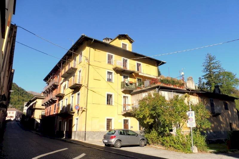 Facciata - Quadrilocale via Vittorio Veneto, 17, San Germano Chisone - foto 2