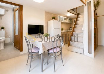 Soggiorno - One-room apartment Via Giuseppe Bonito, Napoli (neighborhood Vomero) - photo 2
