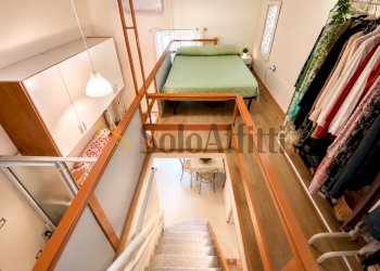 Camera da letto in soppalco - One-room apartment Via Giuseppe Bonito, Napoli (neighborhood Vomero) - photo 6
