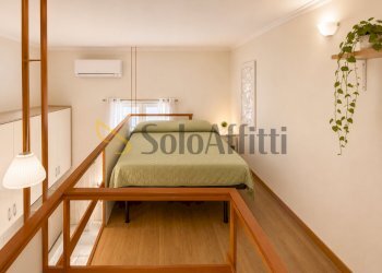 Camera da letto in soppalco - One-room apartment Via Giuseppe Bonito, Napoli (neighborhood Vomero) - photo 7