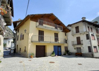 1-2 - Casa indipendente piazza SAN GIACOMO, 9, Sparone - foto 1