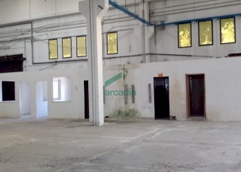 Interno capannone - Locale Commerciale SP231 KM 3, 800, Modugno - foto 1