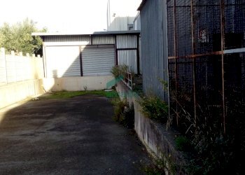 Scivolo con piano di carico coperto - Locale Commerciale SP231 KM 3, 800, Modugno - foto 27